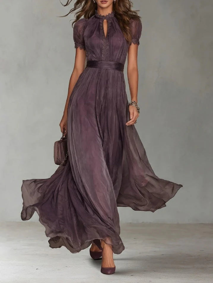 Lola |  Vestido largo con escote en forma de gota y detalles en encaje
