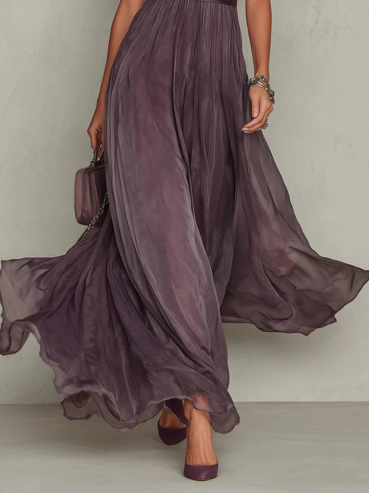 Lola |  Vestido largo con escote en forma de gota y detalles en encaje