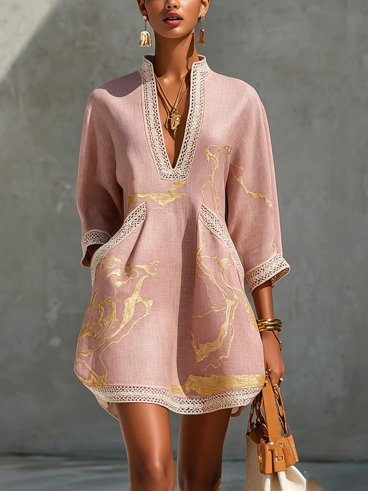 Rosa | Minivestido de encaje de ganchillo con escote en V